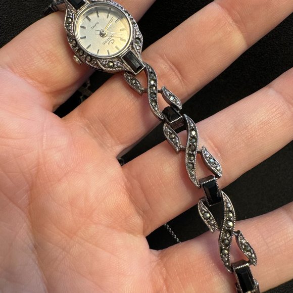 Cenere Bracelet Wristwatch Onyx and Marcasite Links Japan Quartz New Battery EUC